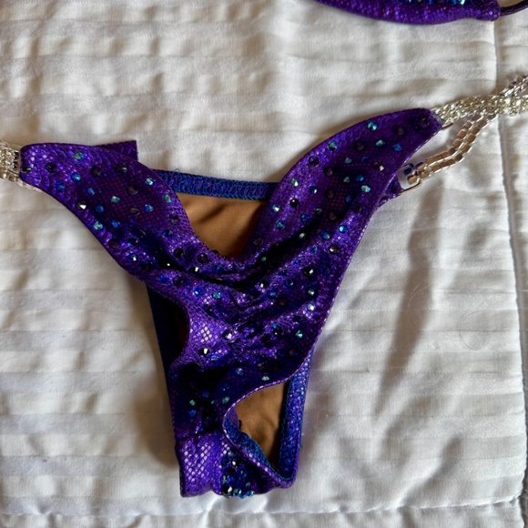 Toxic Angels Competition Bikini - Picture 3 of 7